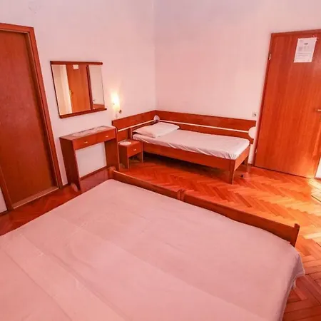 بيت ضيافة Pinus 3*