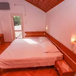 Pinus 3*