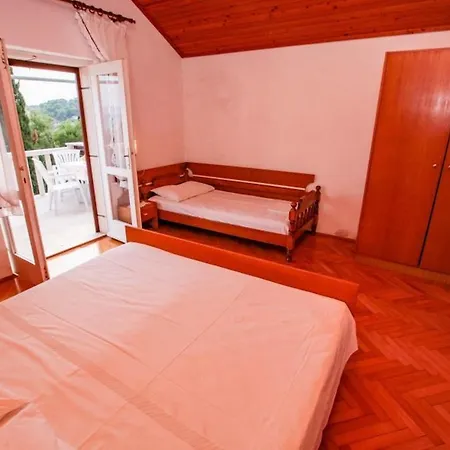 Pinus 3* سومارتين