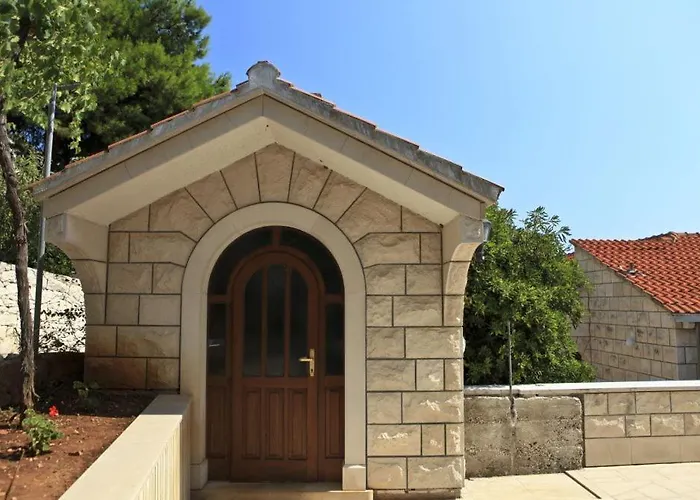 Pinus Πανσιόν Sumartin