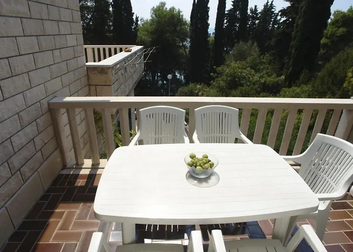 Pinus Casa de hóspedes Sumartin